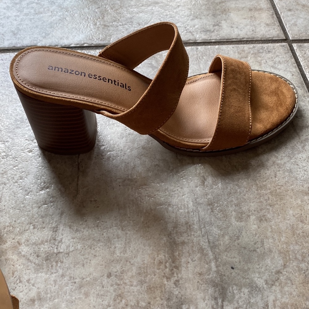 Amazon Essentials Sandal - Picture 3 of 4